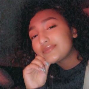 Meet your Posher, Amaya